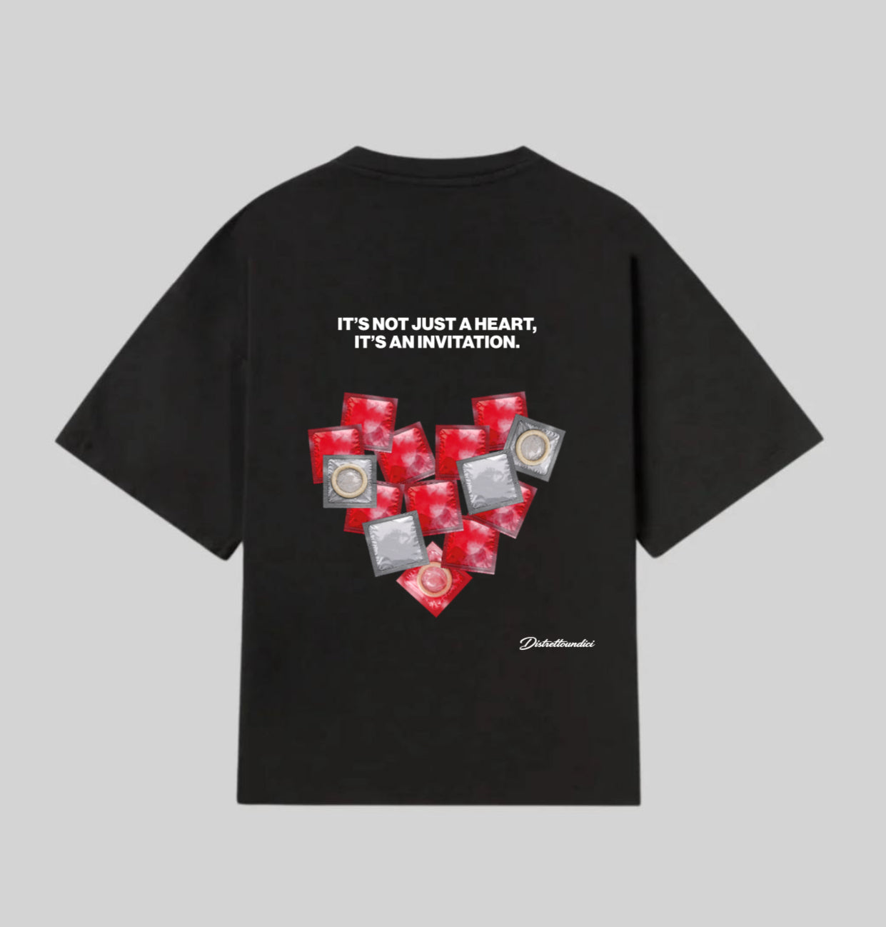 t-shirt oversize nera grafica plastic heart distrettoundici retro