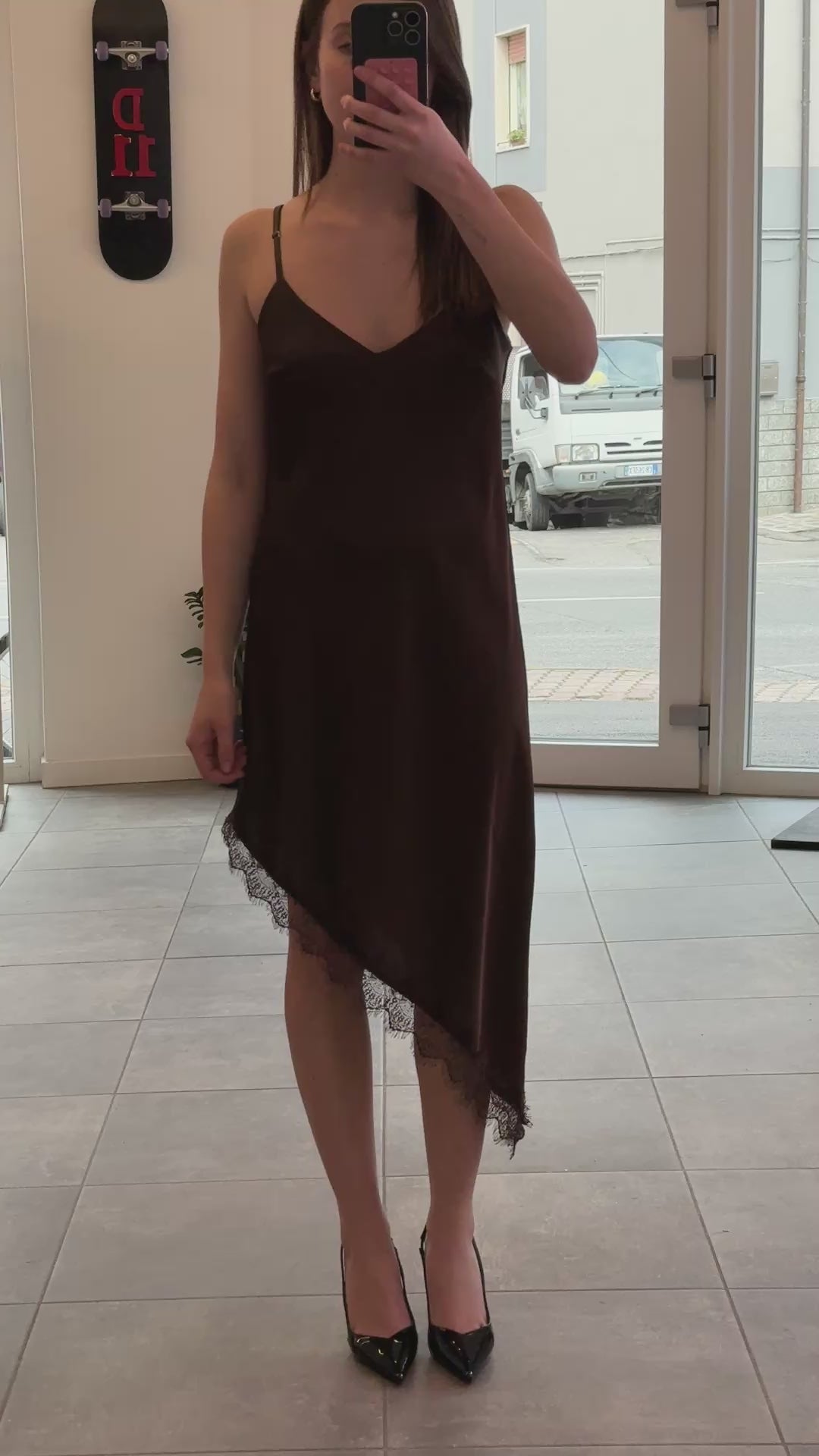 Slip Dress Satin Cioccolato Asimmetrico – Donna
